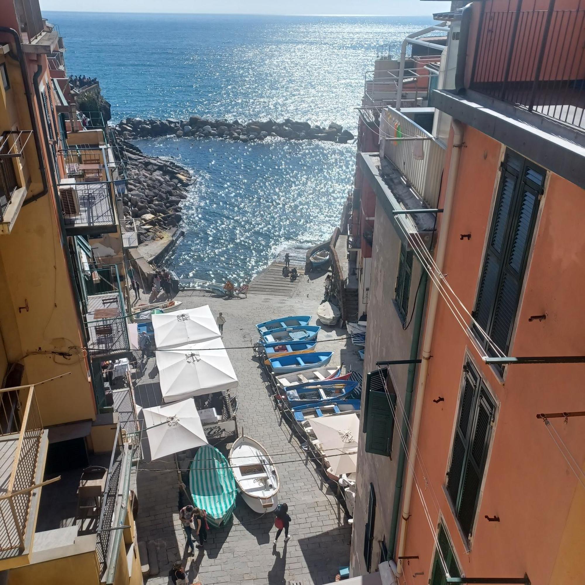 Mari - Between Land And Sea * Riomaggiore