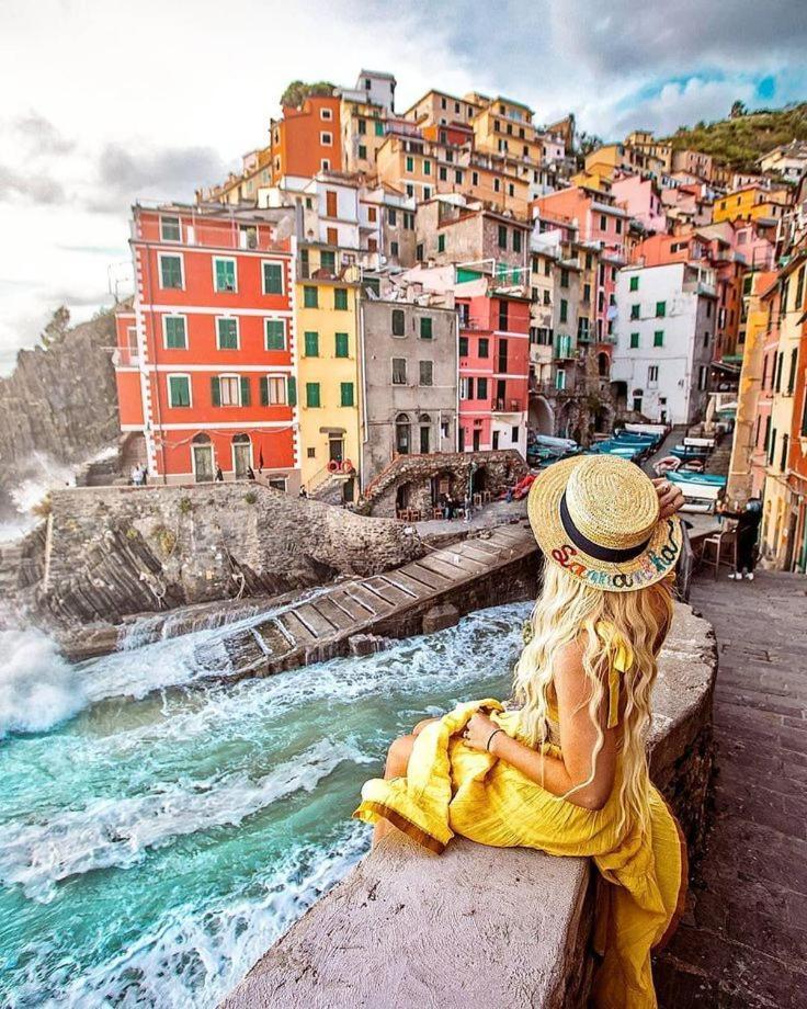 Mari - Between Land And Sea Riomaggiore